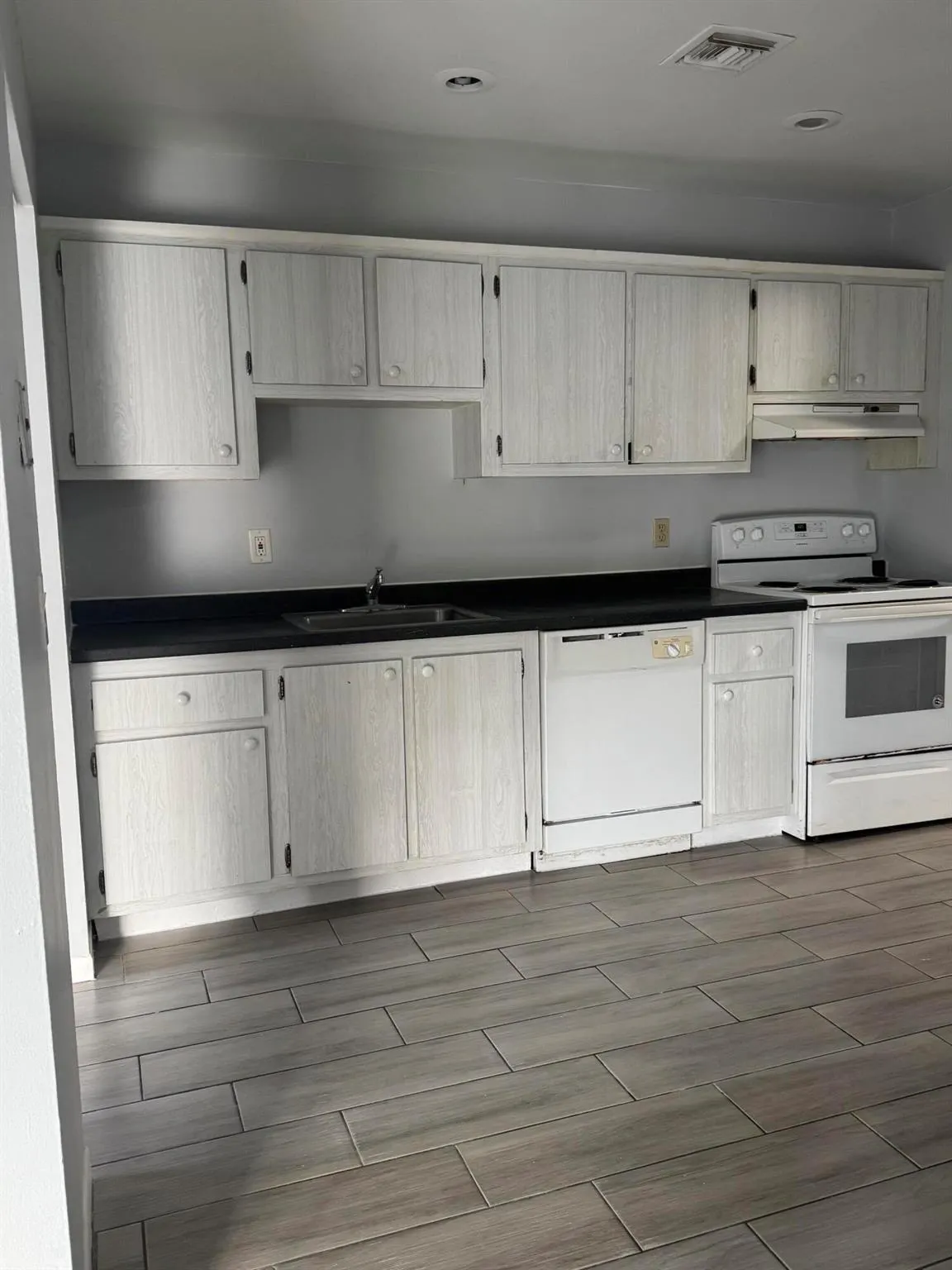 1850 Fairview Villas Drive, #4