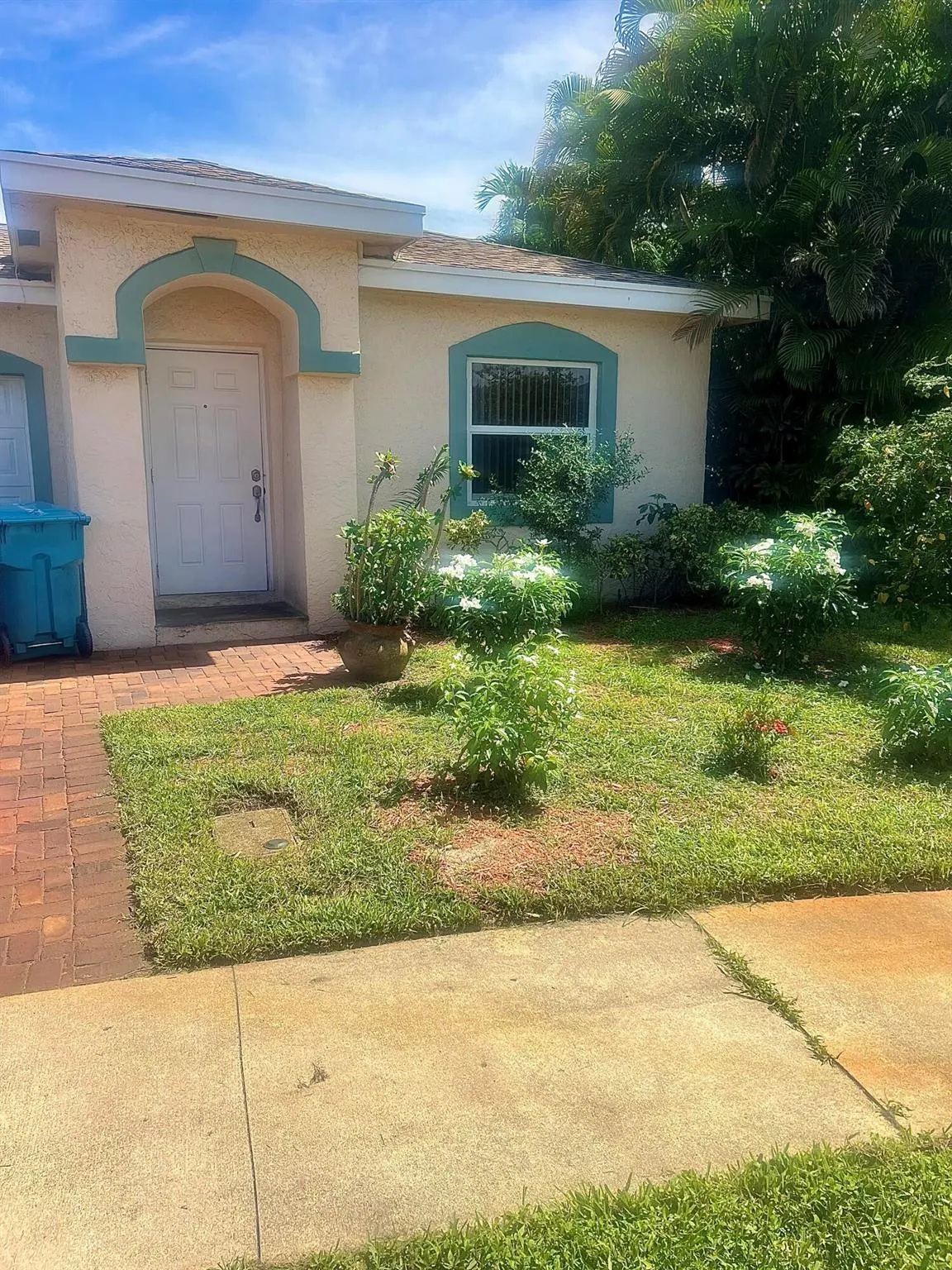 2122 E E Ridge Cir E Circle E