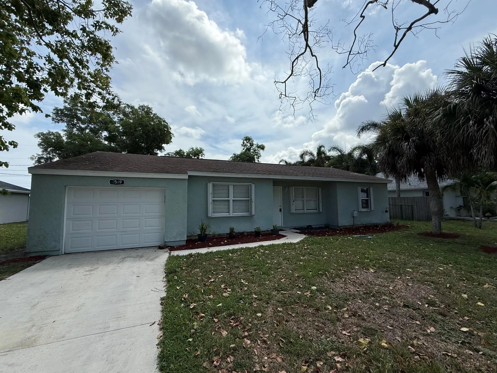 2549 SE West Blackwell Drive