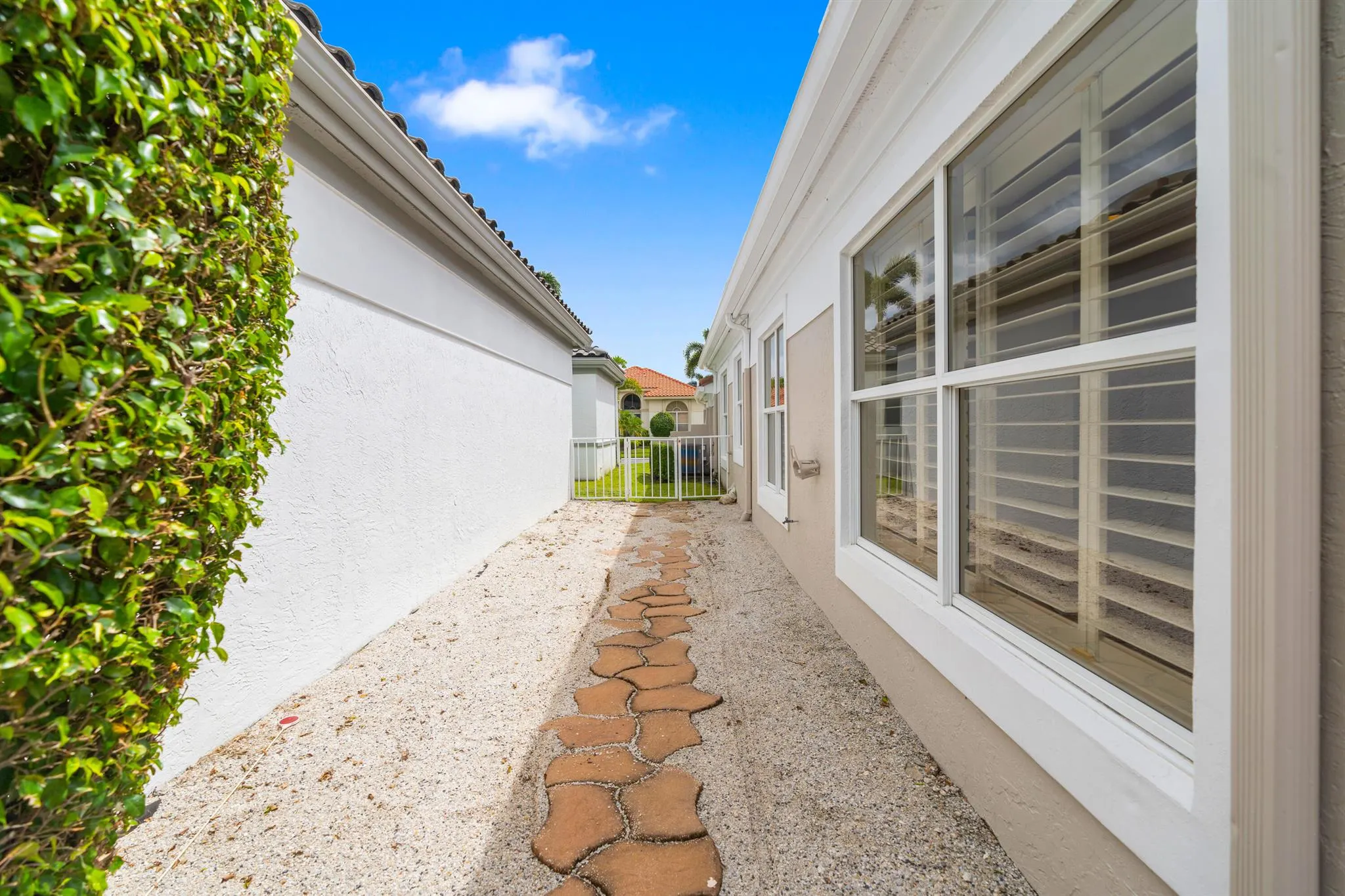 5651 NW 38th Terrace