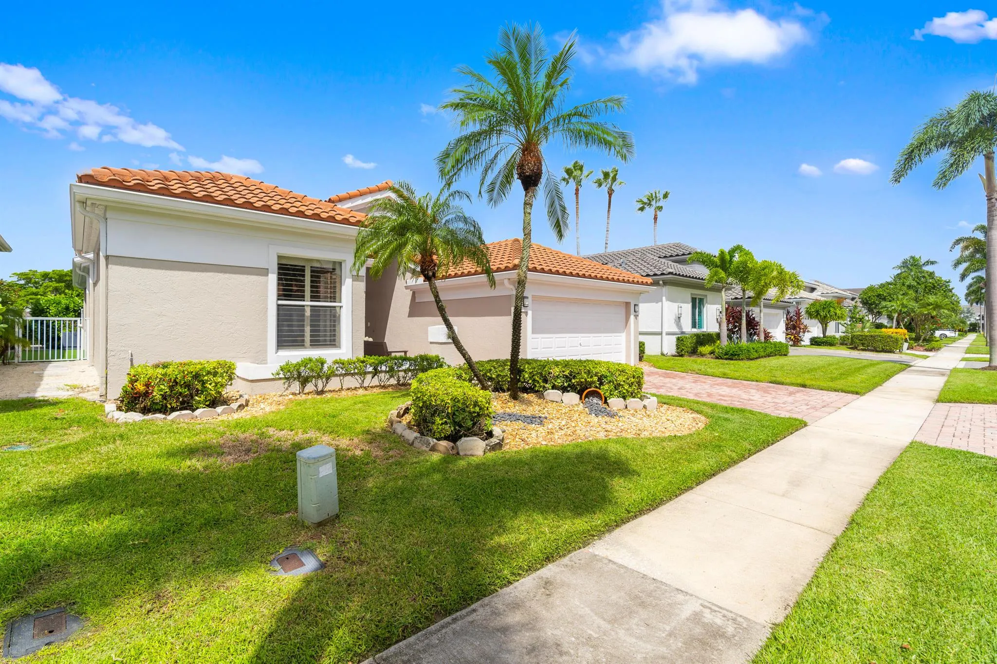 5651 NW 38th Terrace