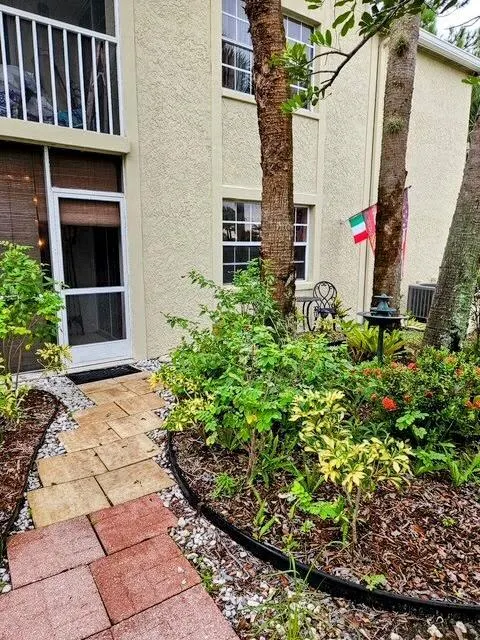 1602 SE Green Acres Circle, #U-102