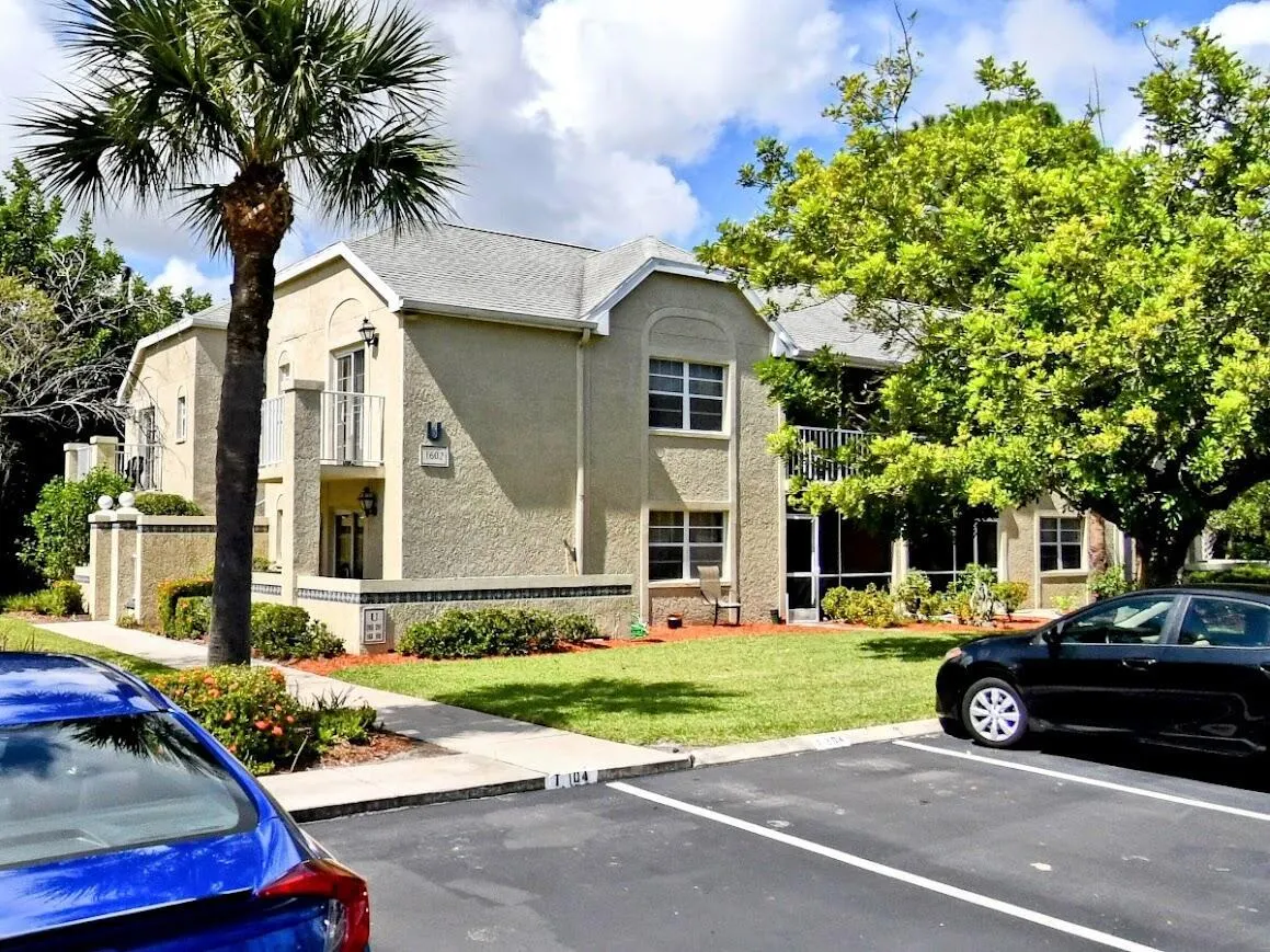 1602 SE Green Acres Circle, #U-102