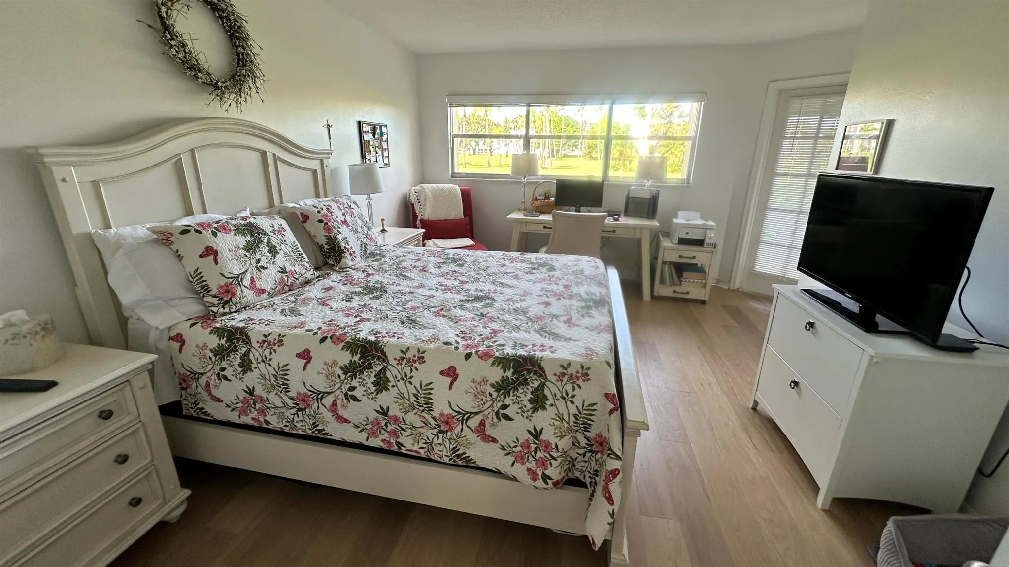 3661 Via Poinciana, #113