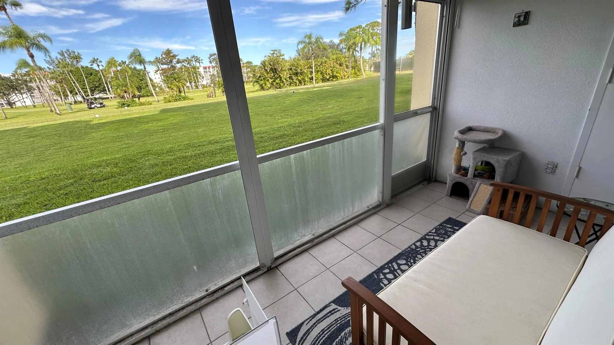 3661 Via Poinciana, #113