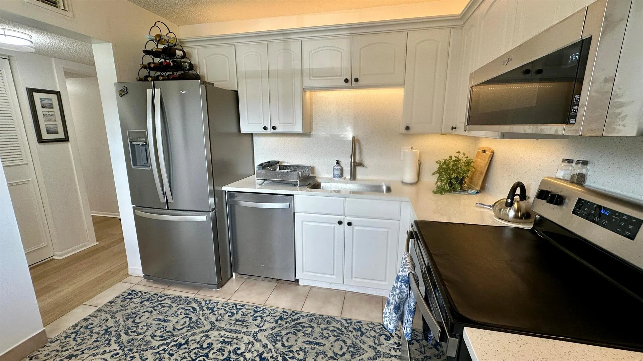 3661 Via Poinciana, #113
