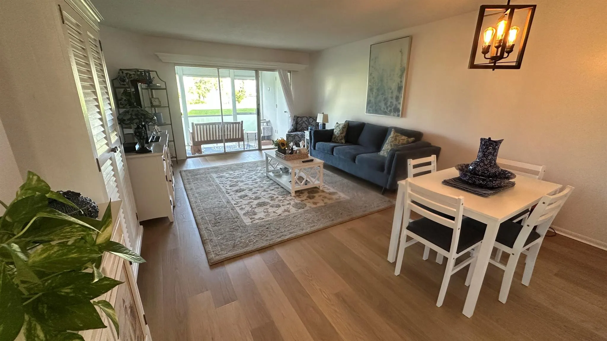3661 Via Poinciana, #113