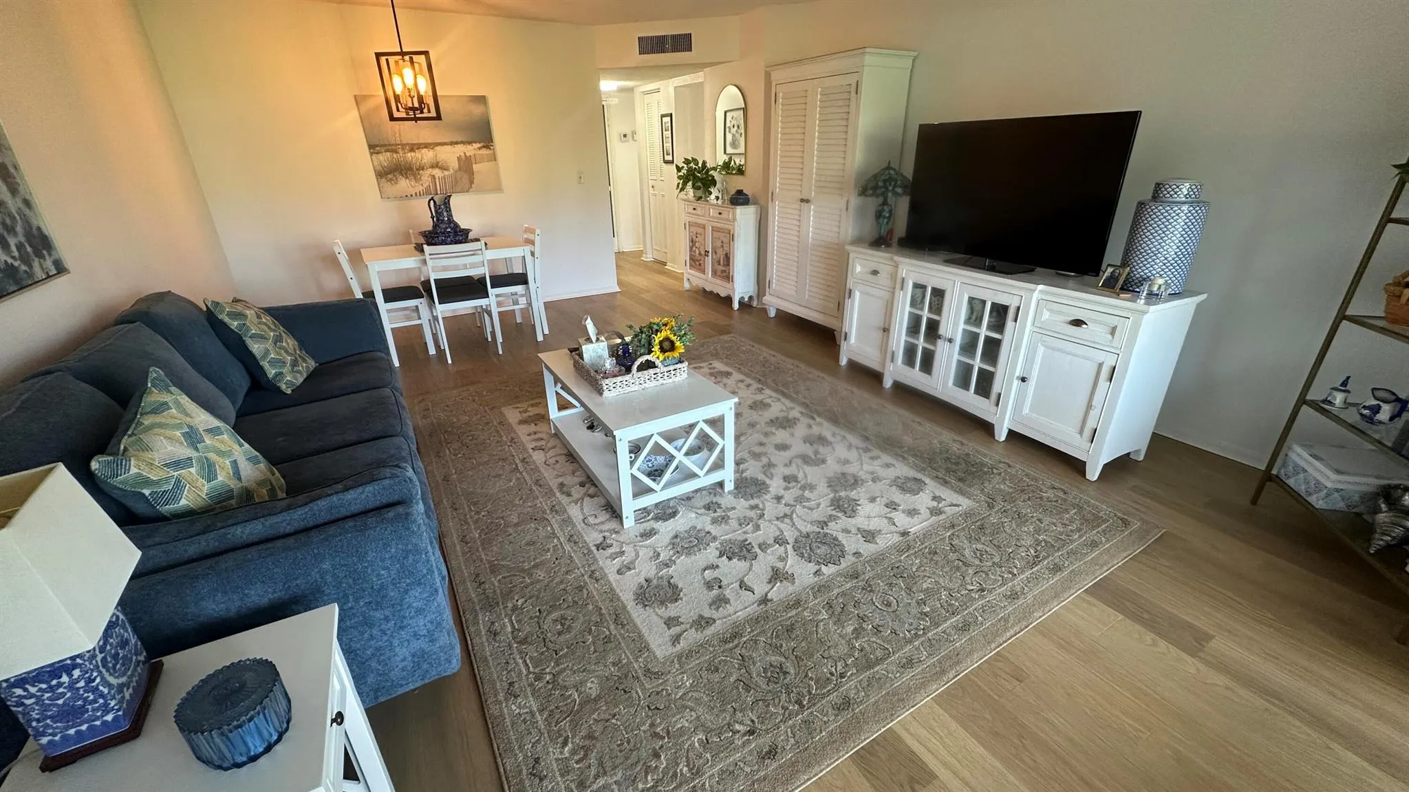 3661 Via Poinciana, #113