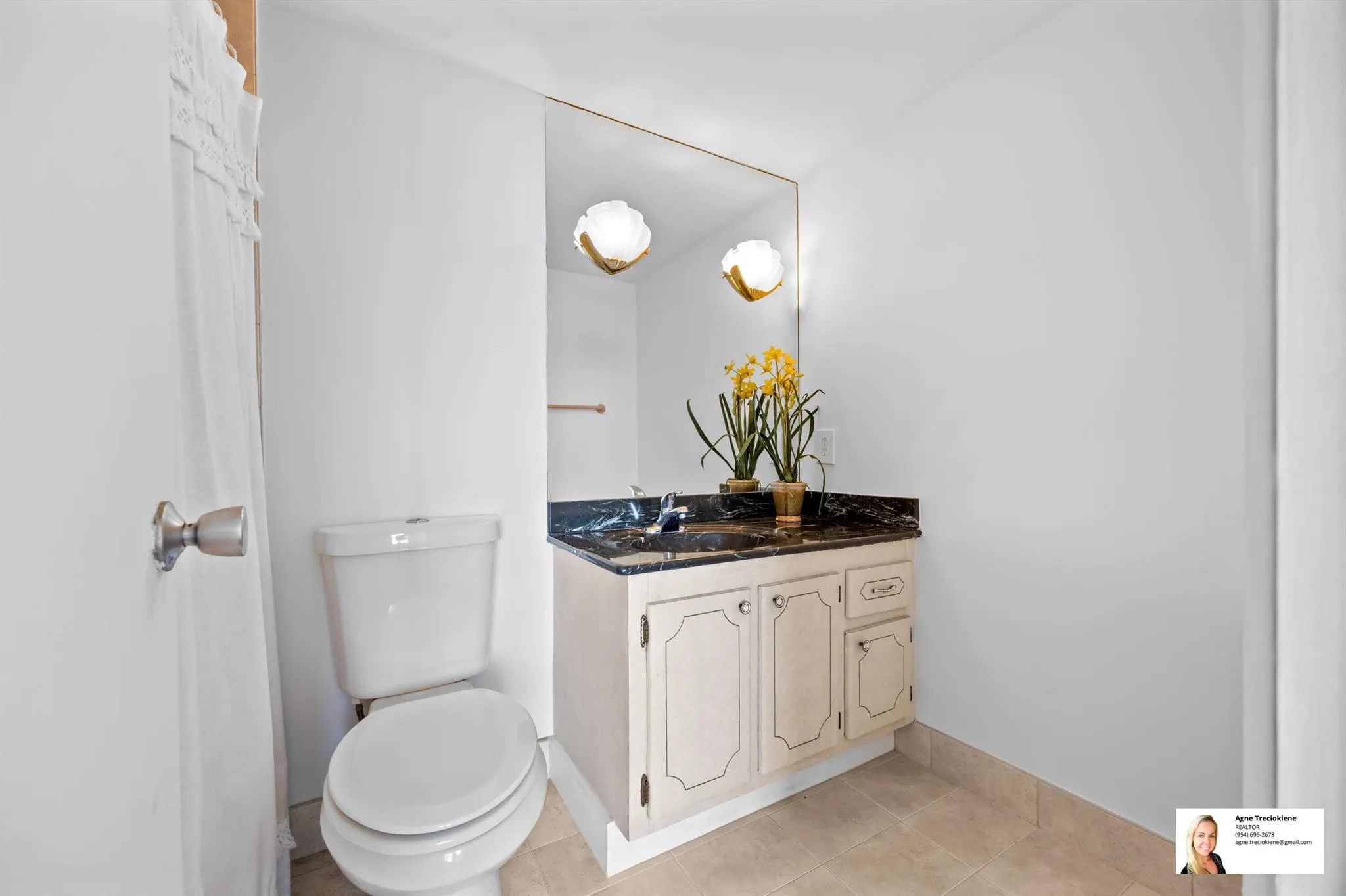137 Golden Isles Drive, #807