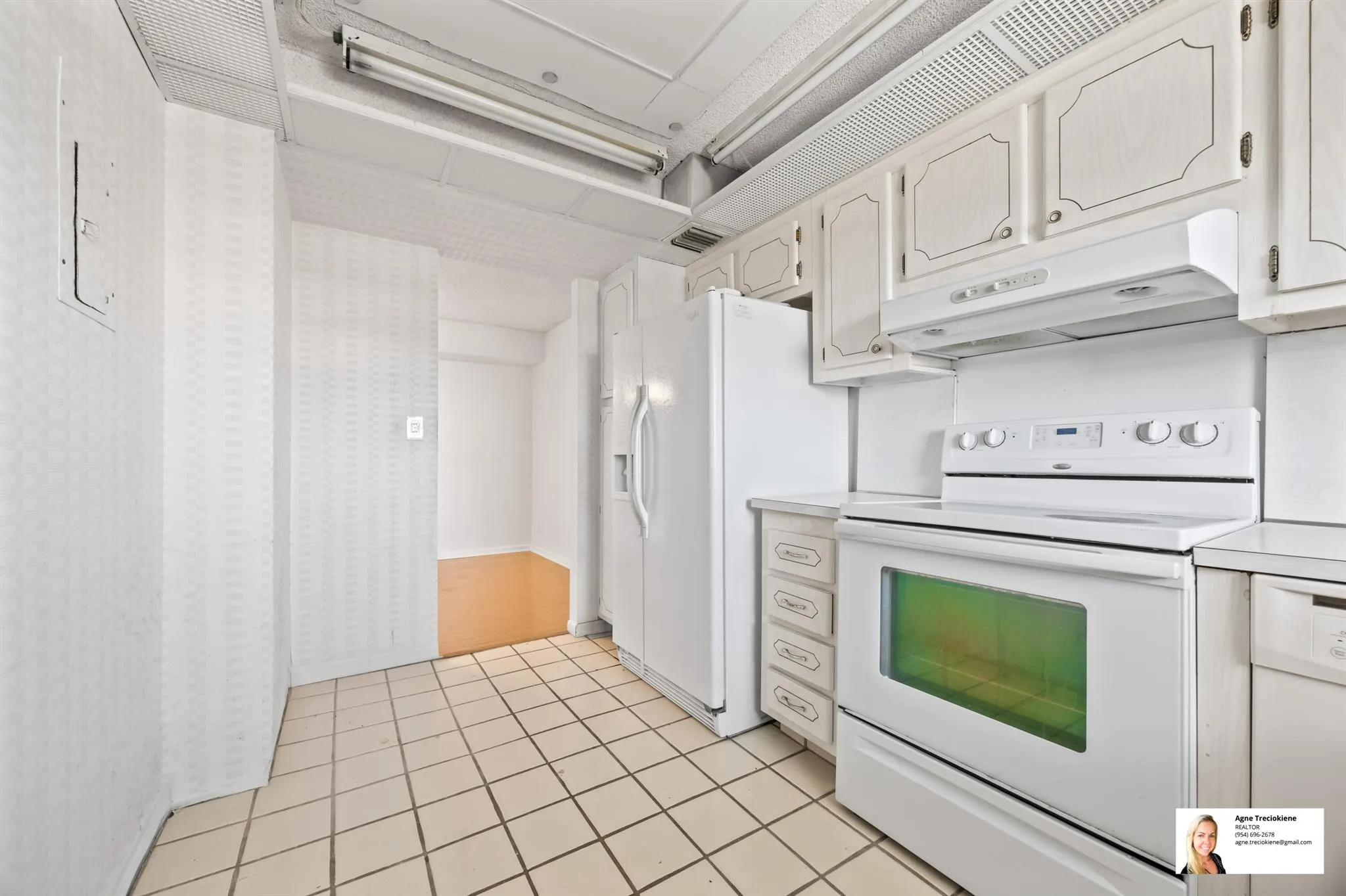 137 Golden Isles Drive, #807