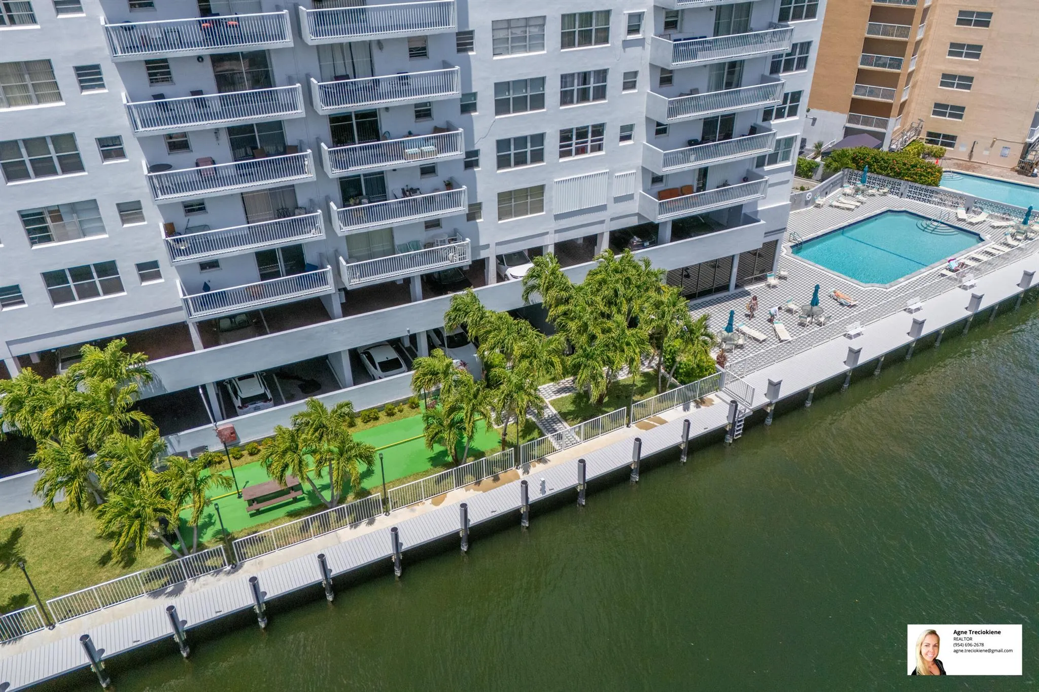 137 Golden Isles Drive, #807