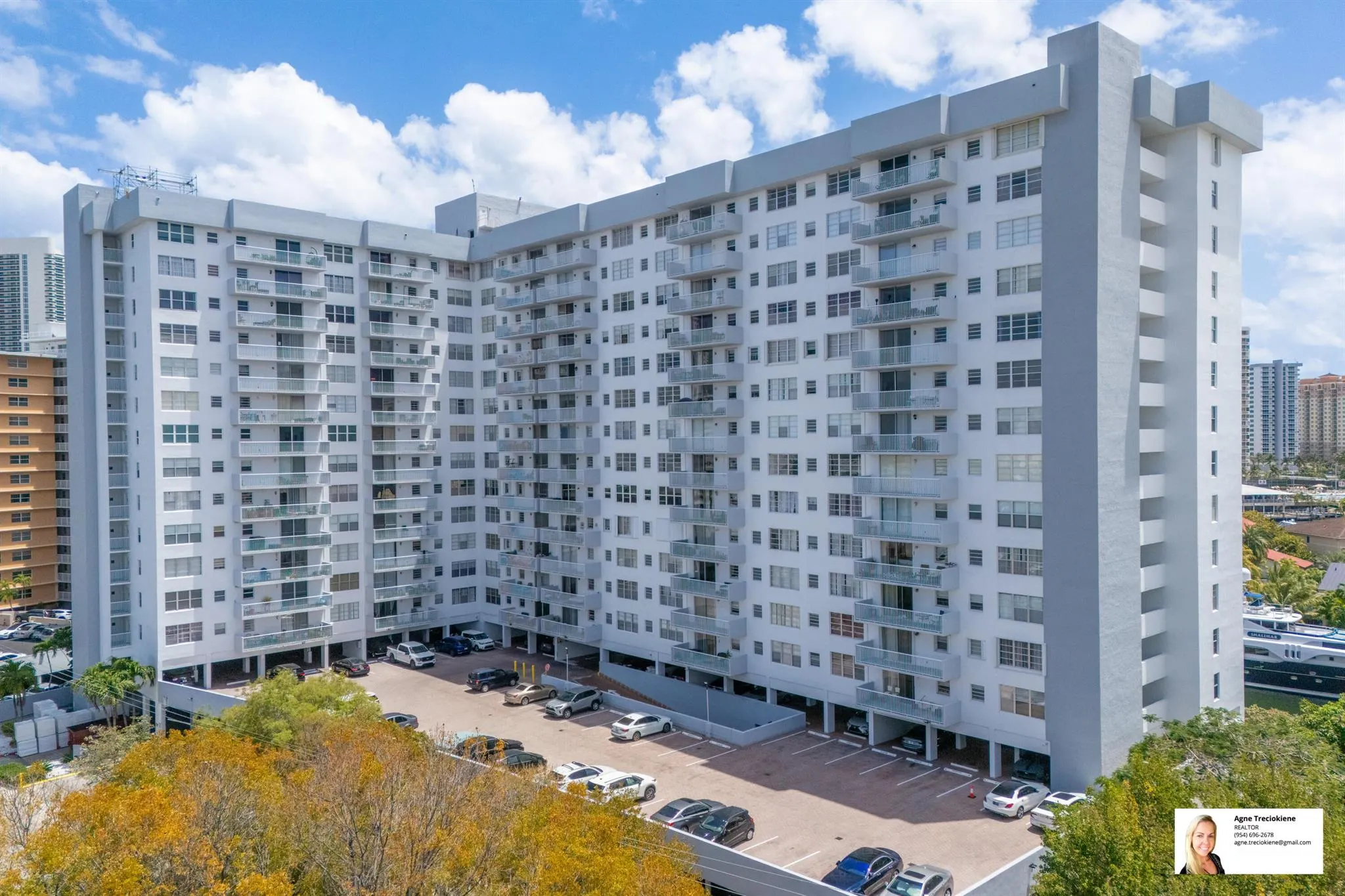 137 Golden Isles Drive, #807
