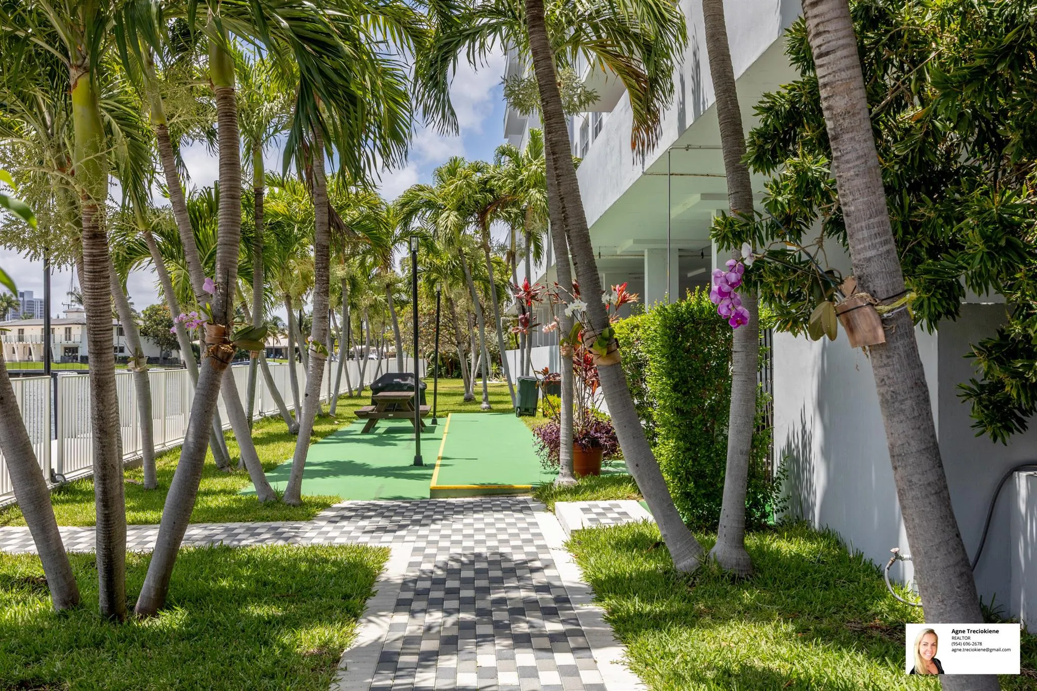 137 Golden Isles Drive, #807