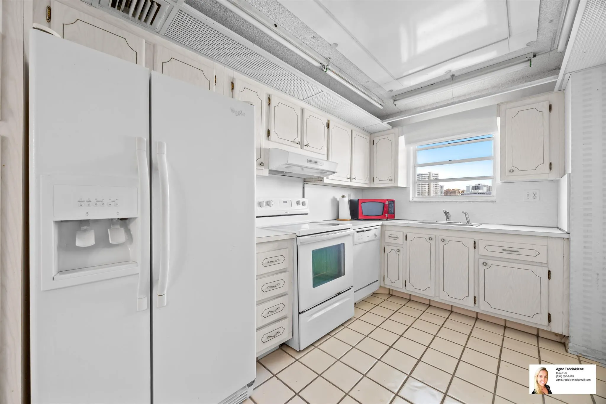 137 Golden Isles Drive, #807