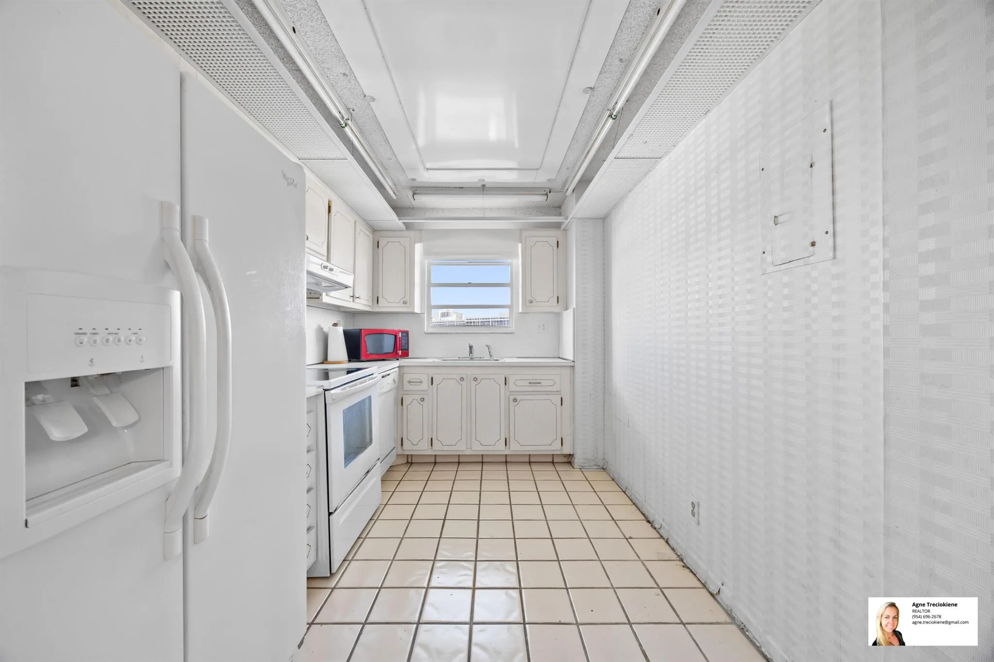 137 Golden Isles Drive, #807