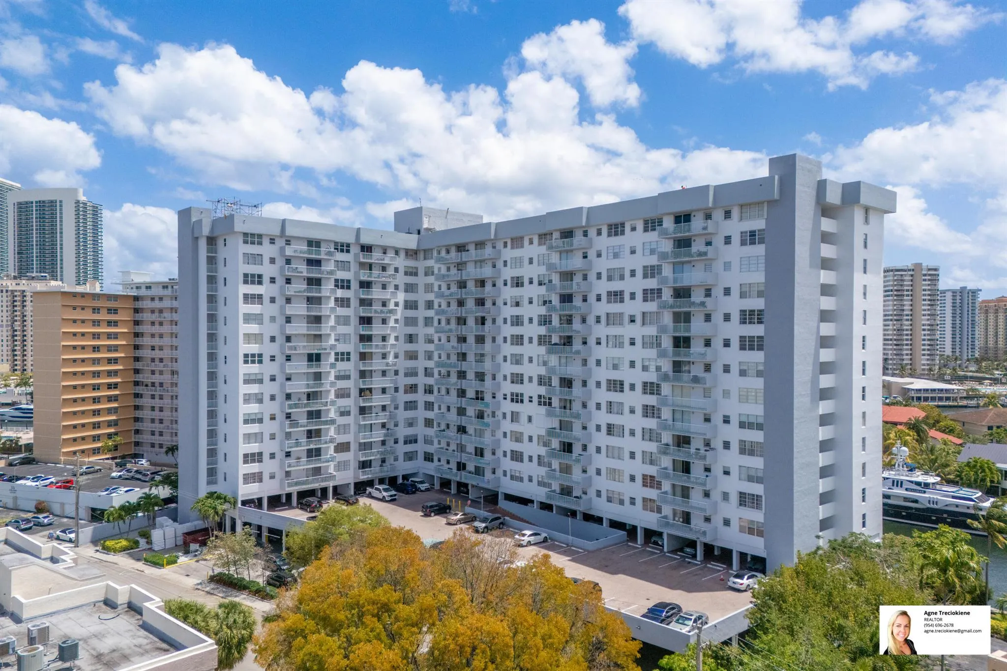 137 Golden Isles Drive, #807