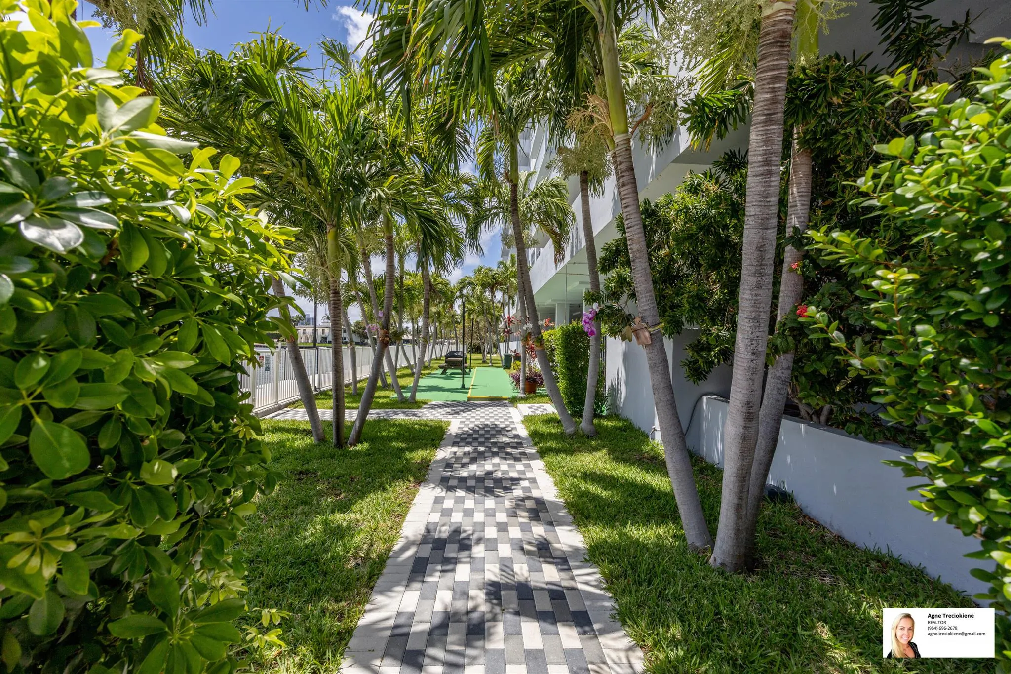 137 Golden Isles Drive, #807