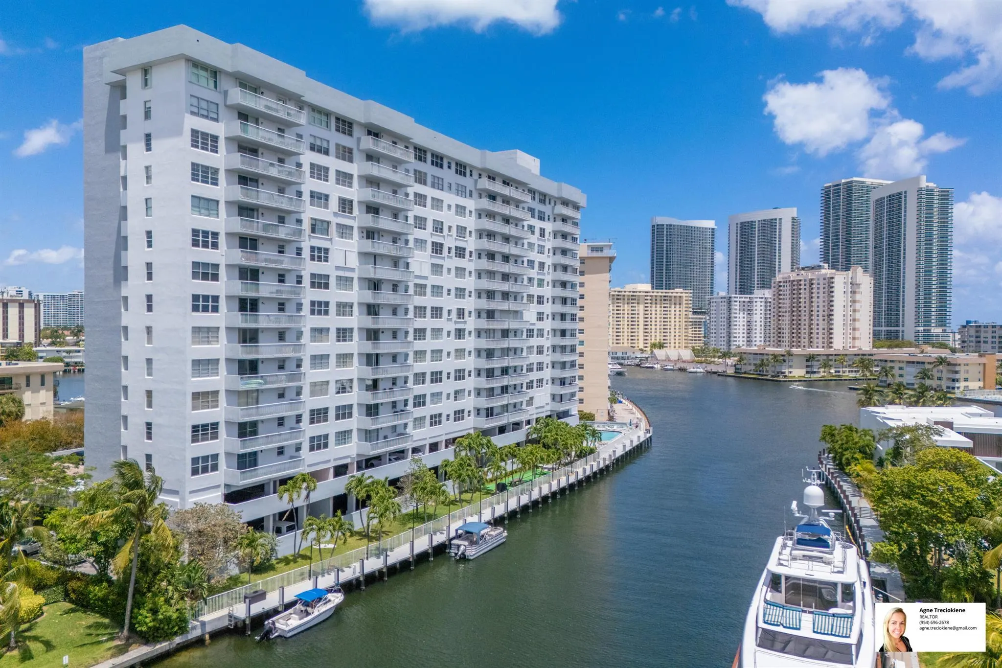 137 Golden Isles Drive, #807