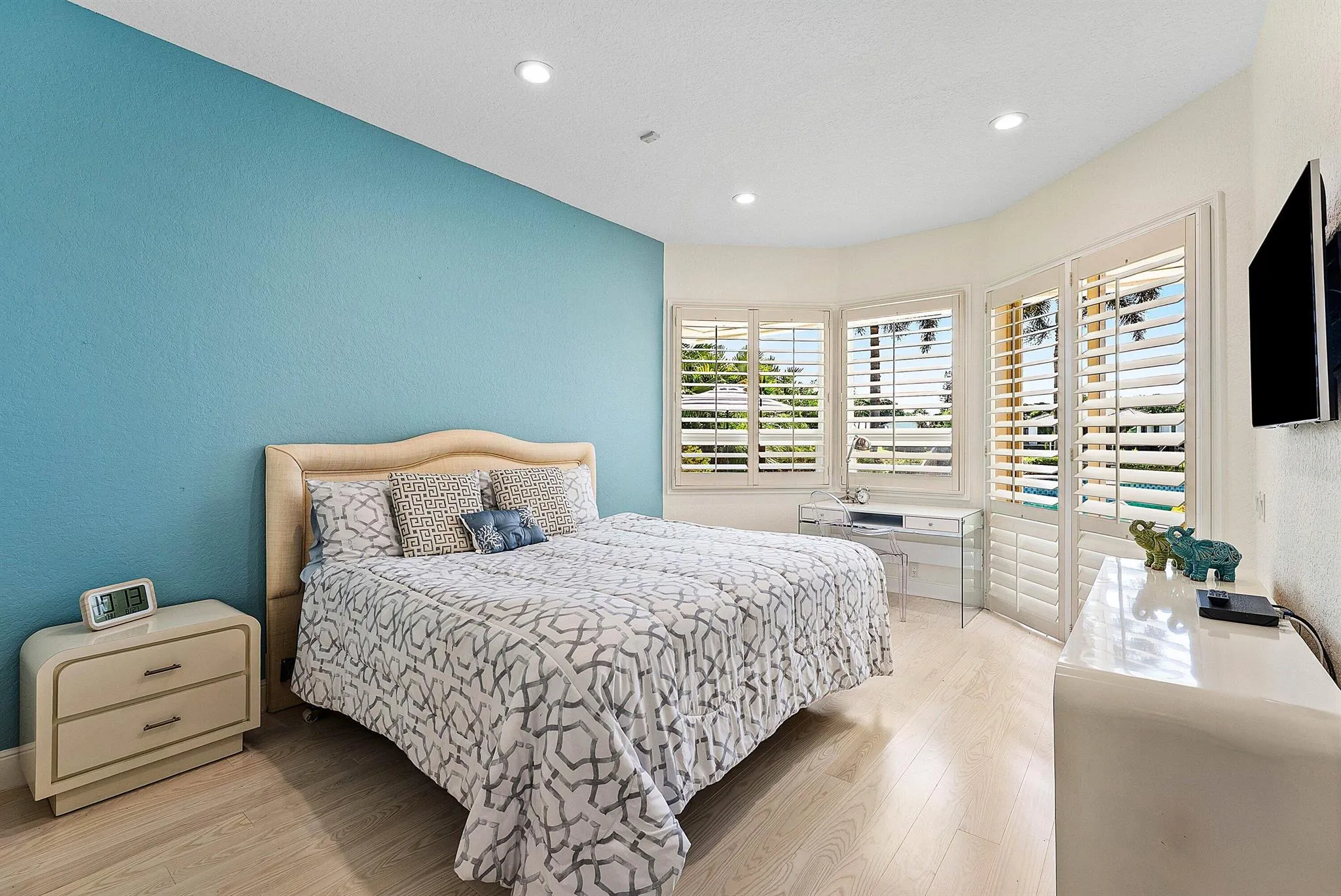 225 Oakview Drive