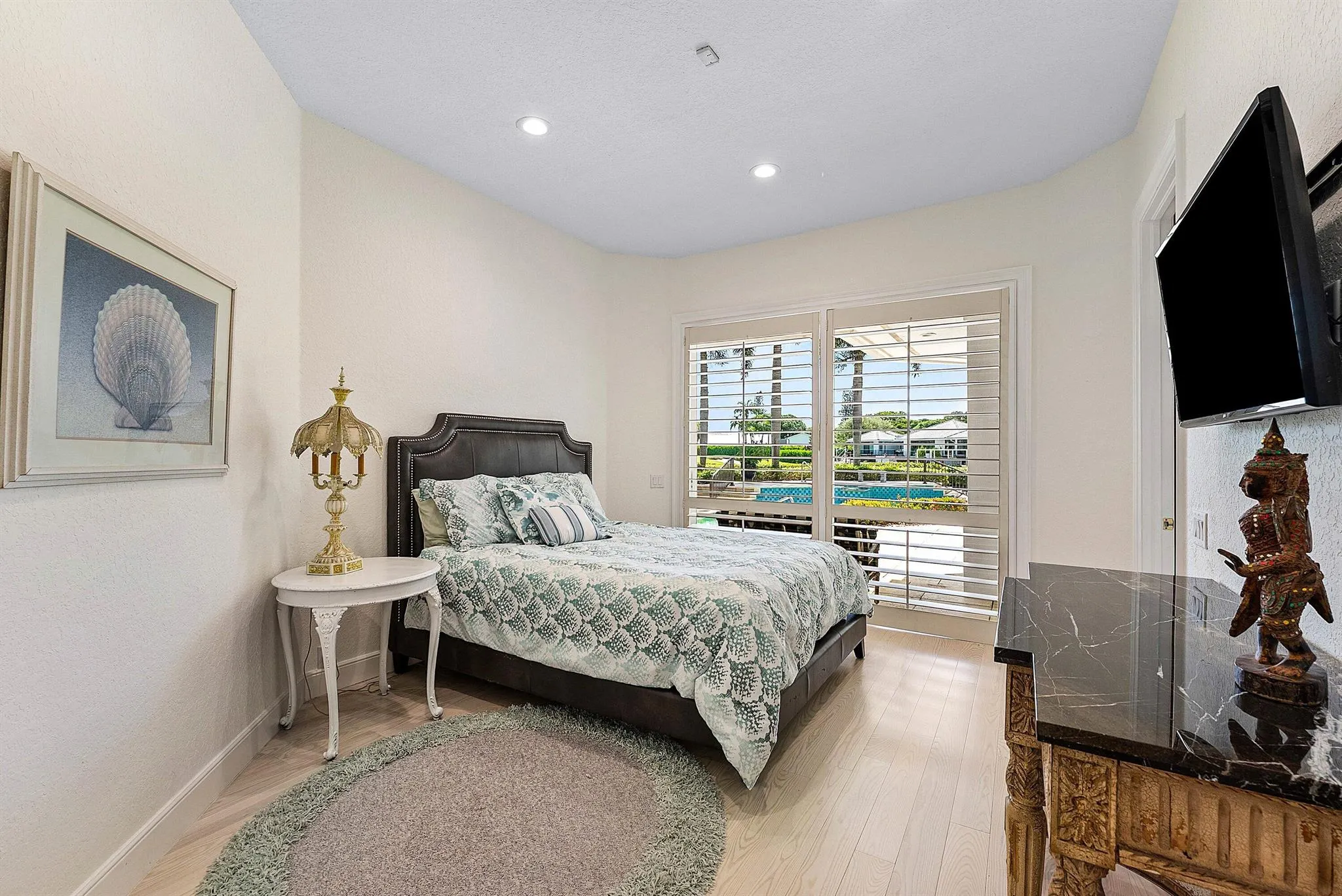 225 Oakview Drive
