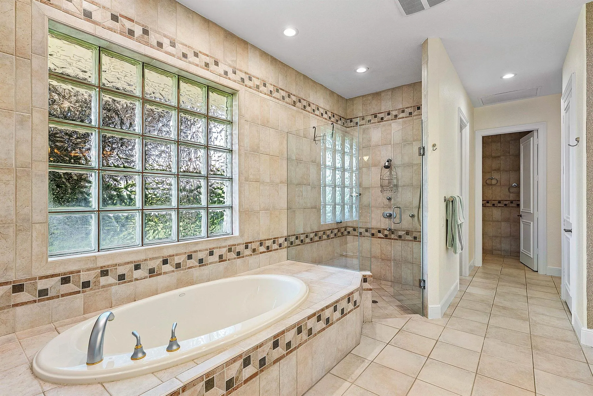 225 Oakview Drive