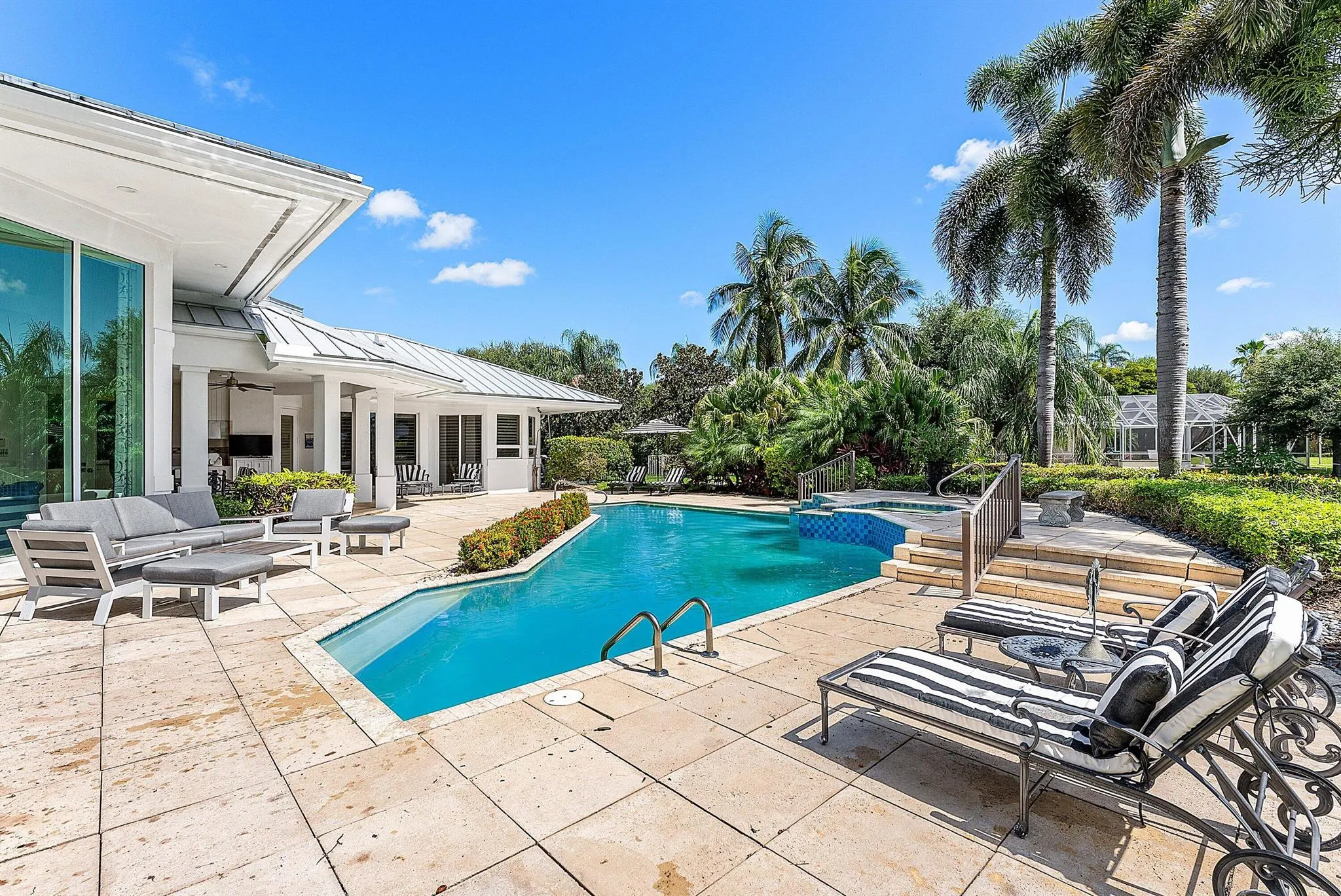 225 Oakview Drive