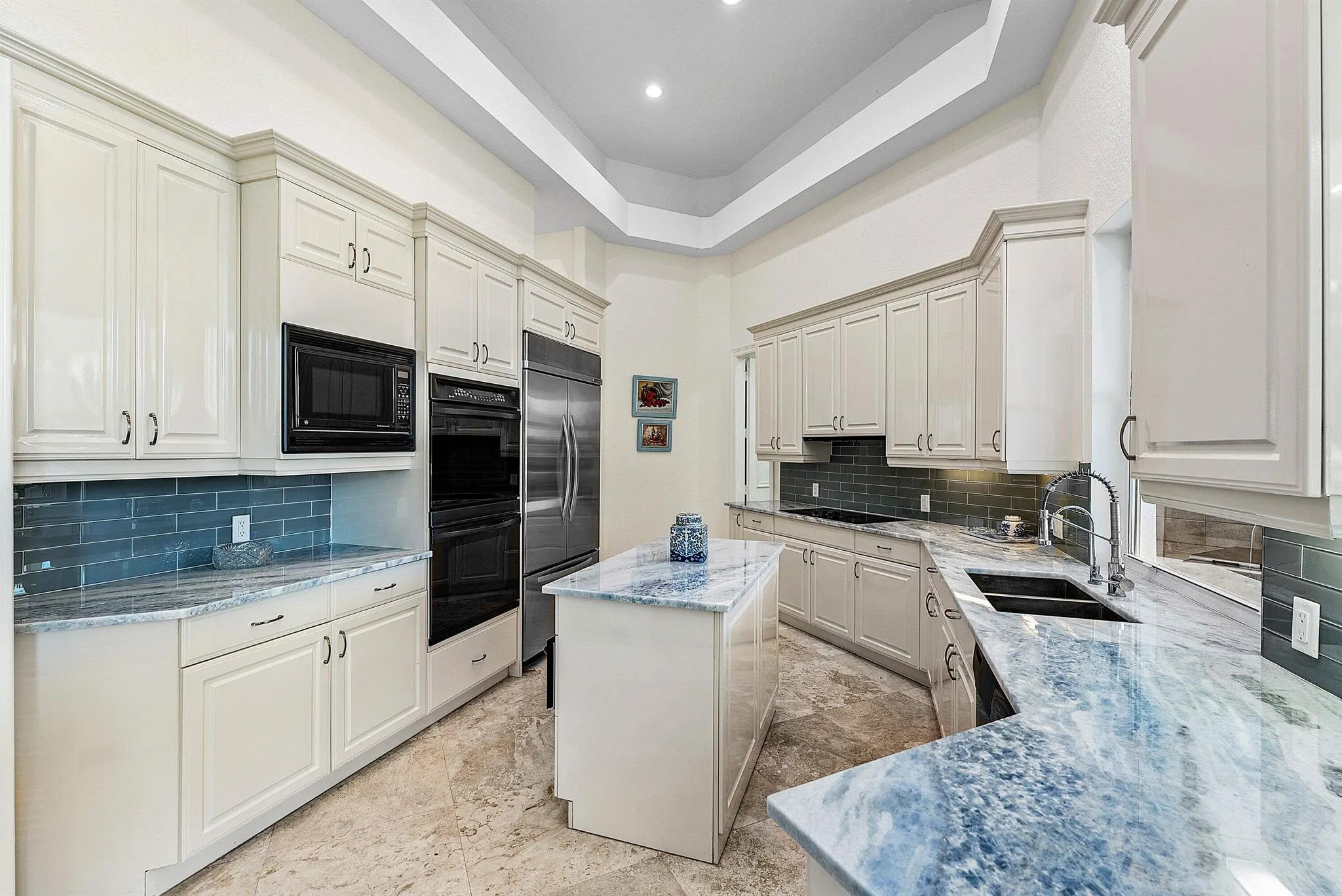 225 Oakview Drive