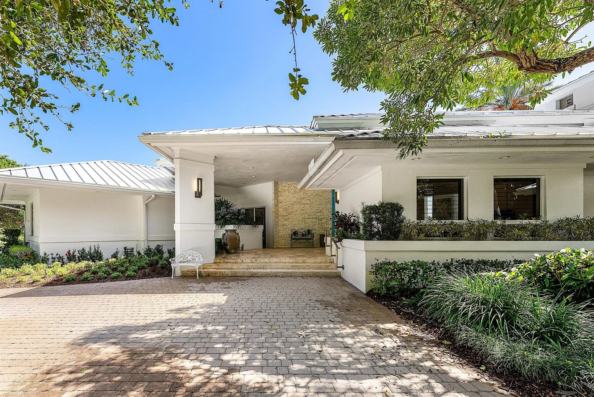 225 Oakview Drive