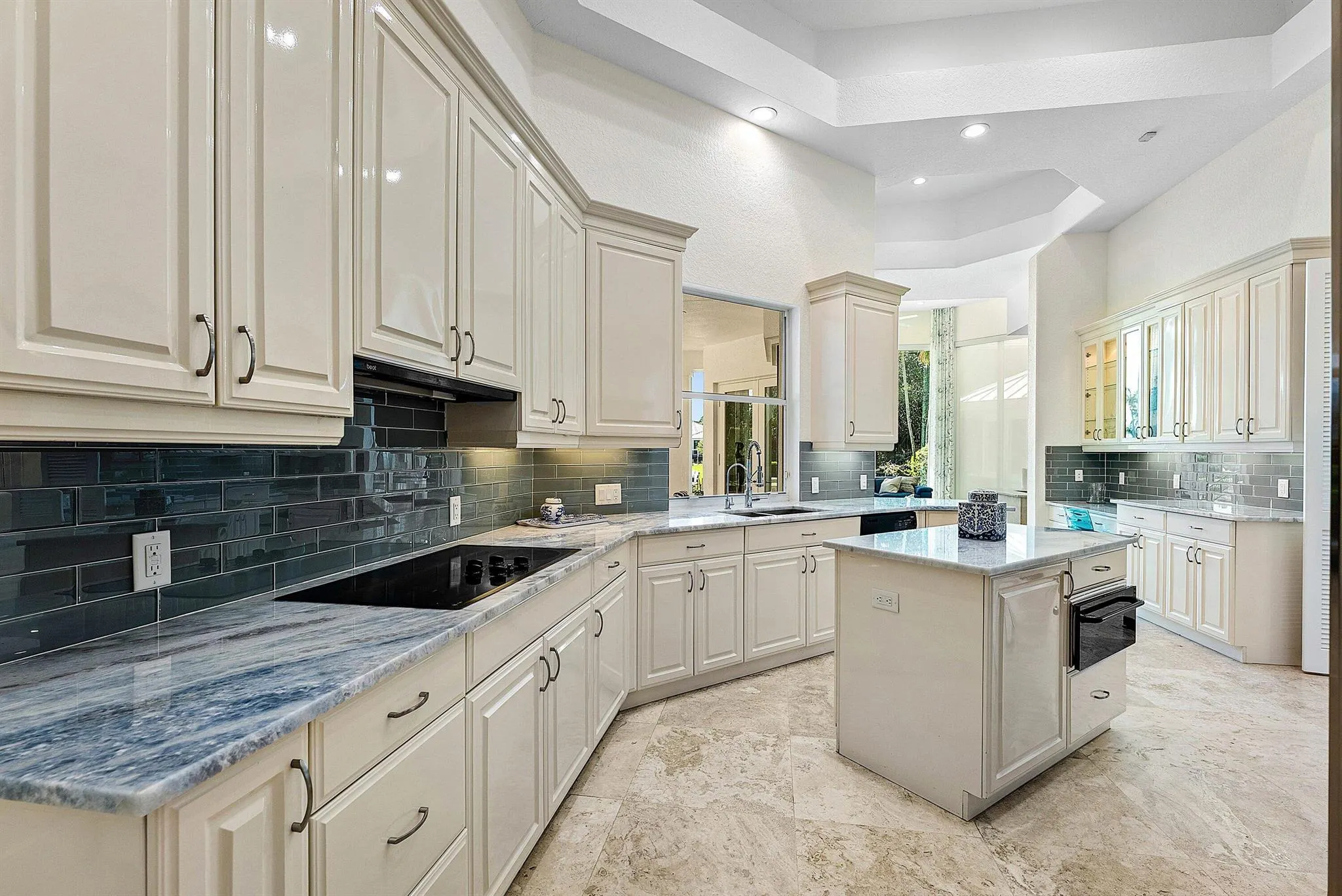 225 Oakview Drive