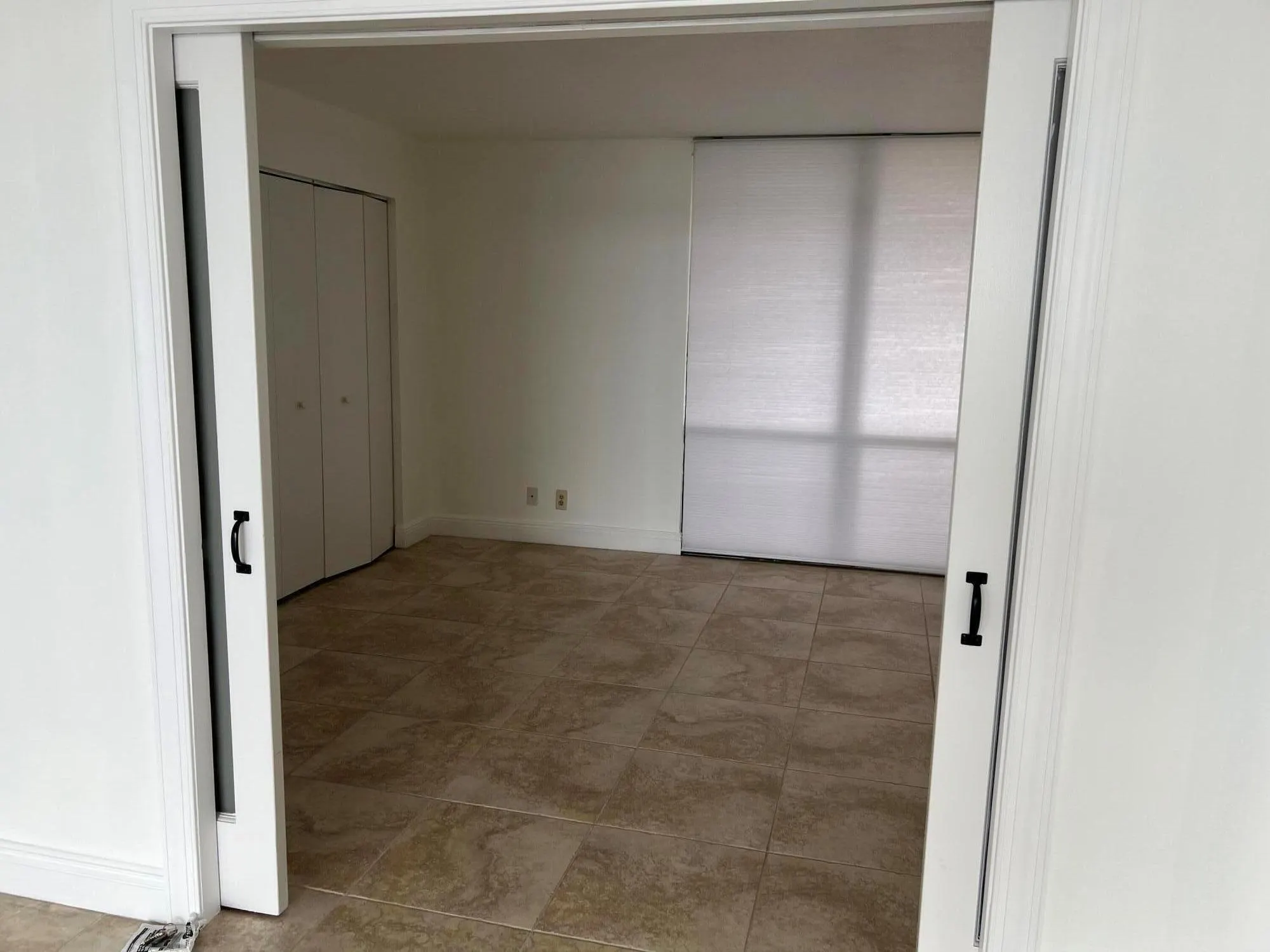 122 Lakeshore Drive, #Ph-33