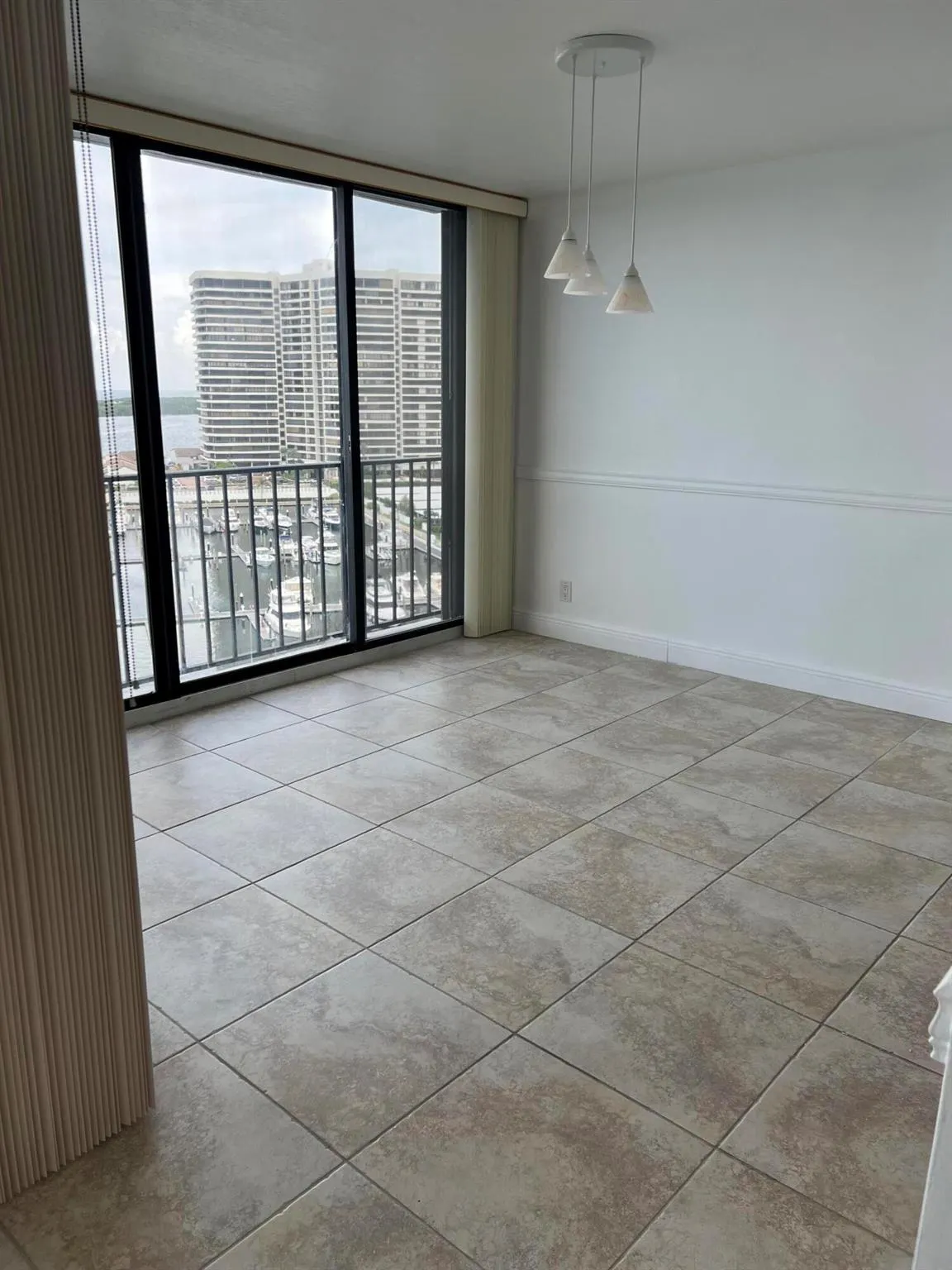 122 Lakeshore Drive, #Ph-33