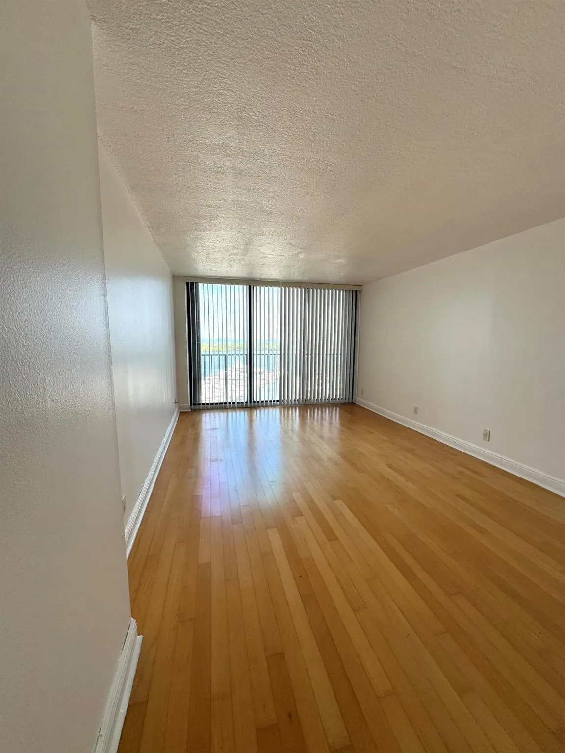 122 Lakeshore Drive, #Ph-33
