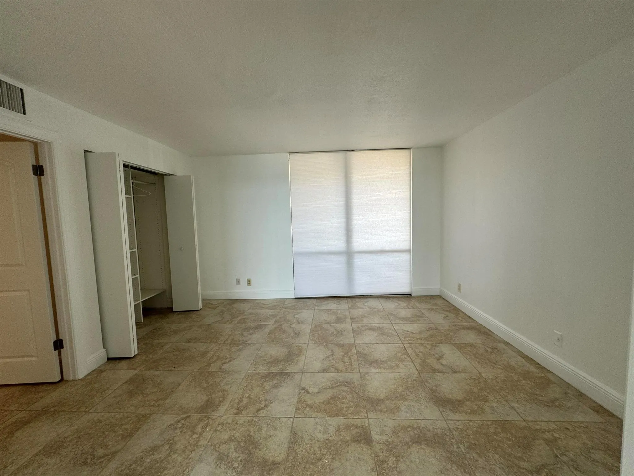 122 Lakeshore Drive, #Ph-33
