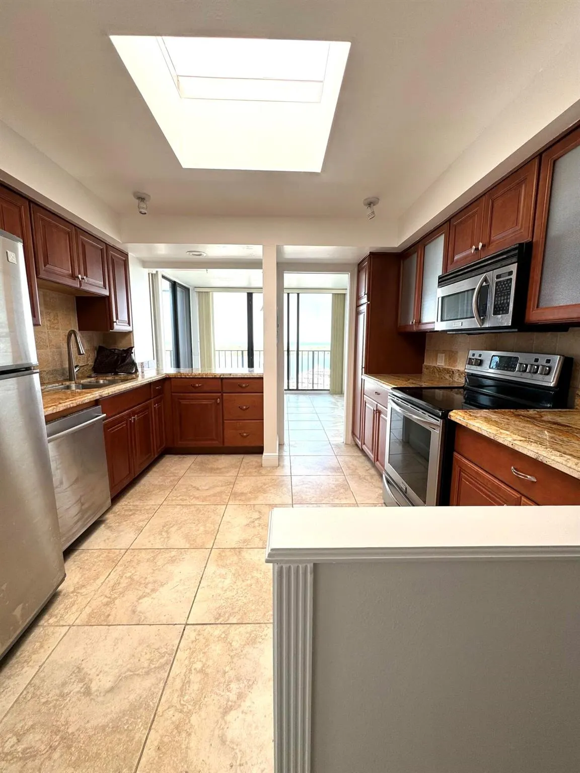 122 Lakeshore Drive, #Ph-33