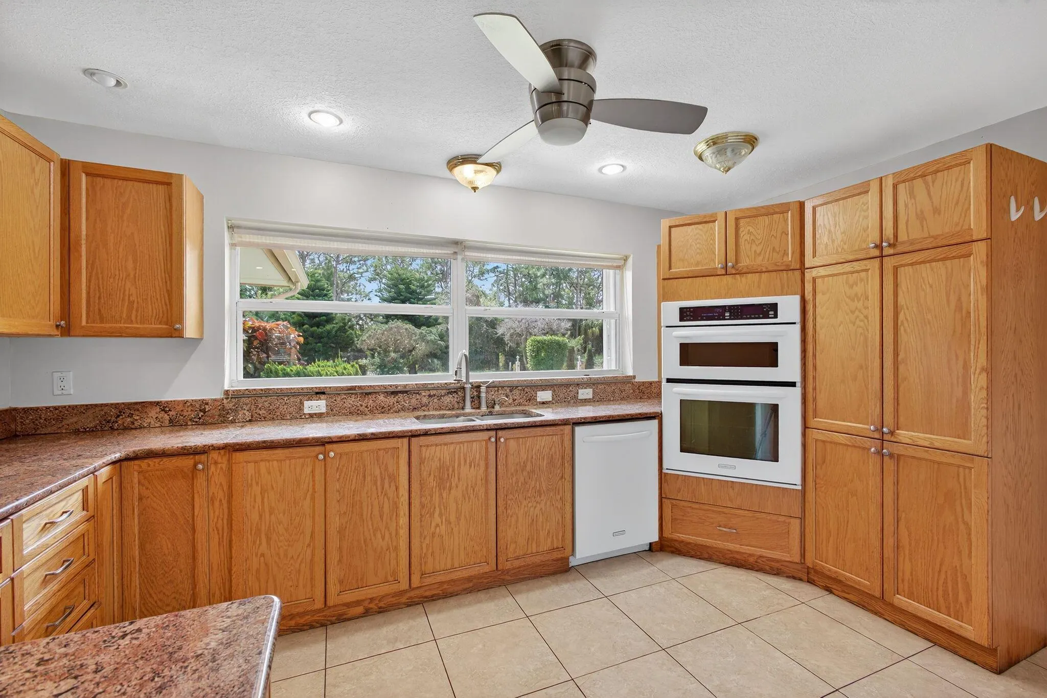 5071 SE Great Pocket Trail
