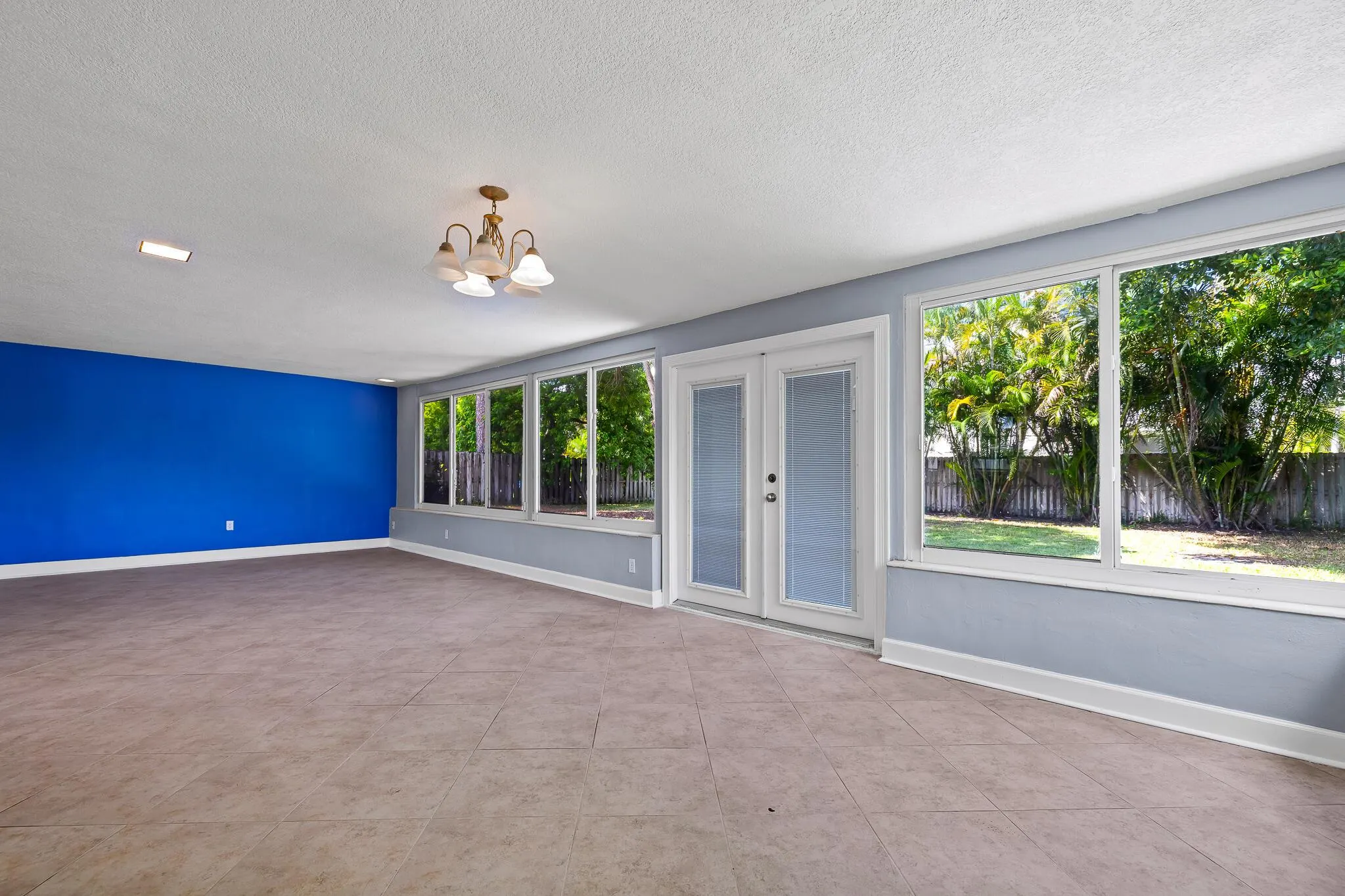 827 SE 10th Terrace