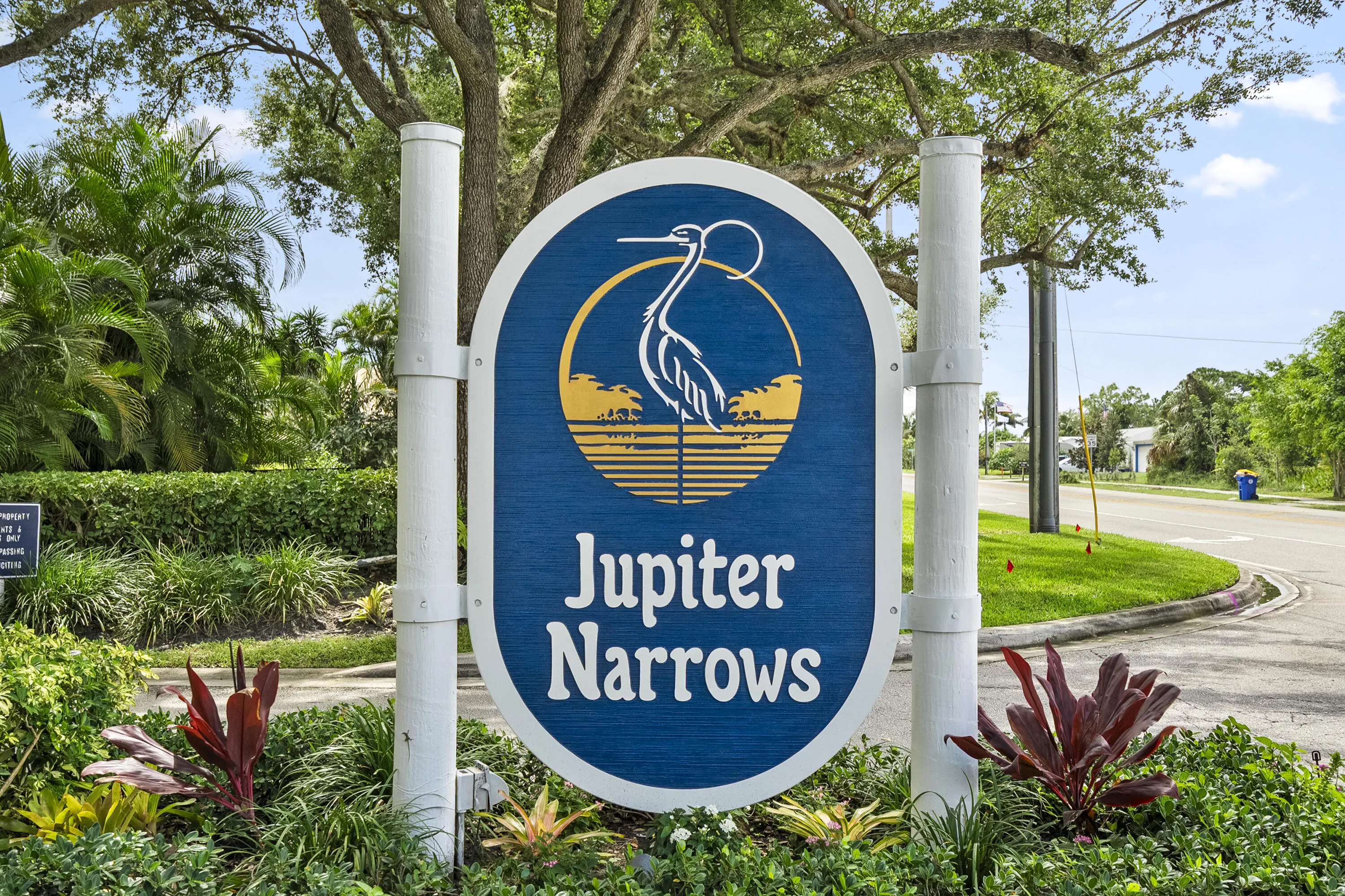 10370 SE Jupiter Narrows Drive