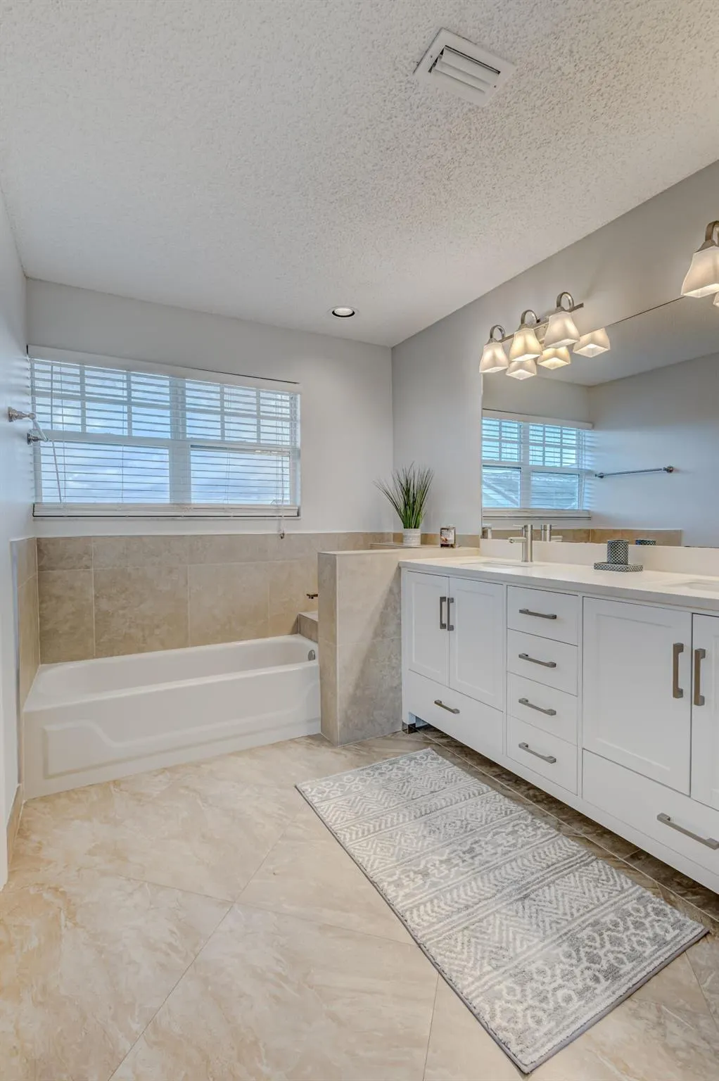 406 Mainsail Circle