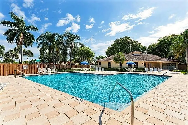 2600 Greenwood Terrace, #G-112