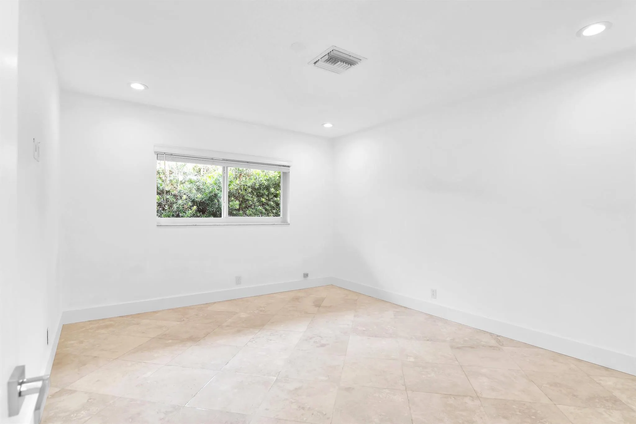 1332 SW Tamarind Way