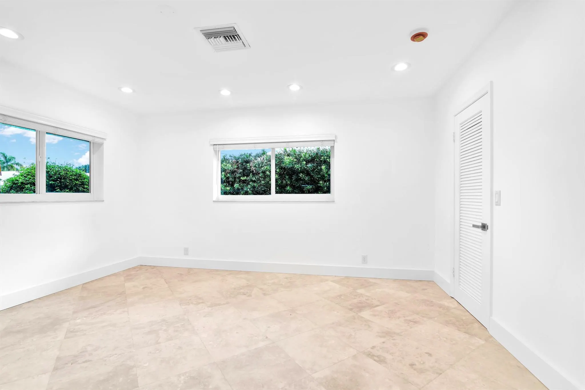 1332 SW Tamarind Way