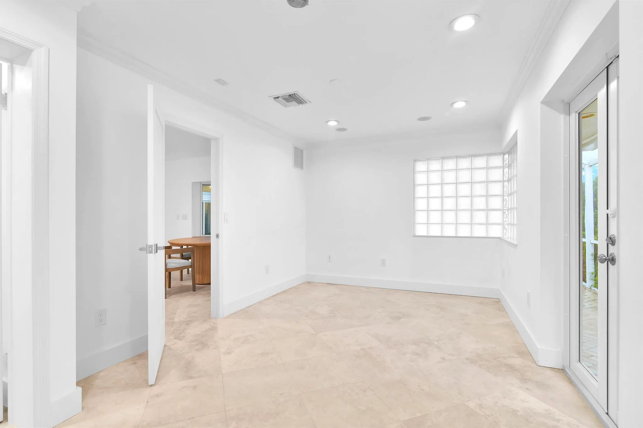 1332 SW Tamarind Way