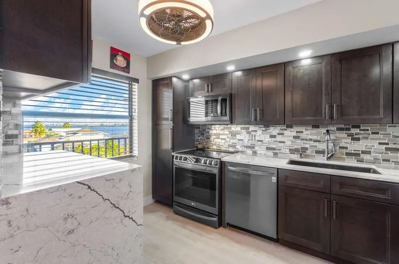 896 N Federal Highway, #526