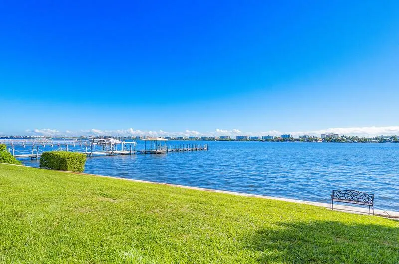 896 N Federal Highway, #526