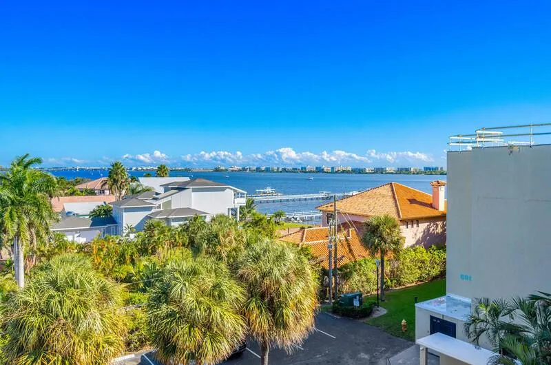 896 N Federal Highway, #526