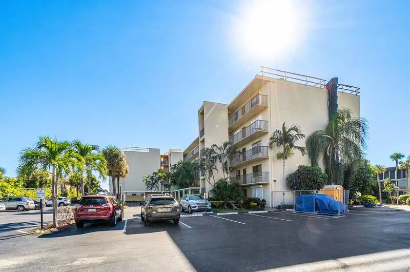 896 N Federal Highway, #526