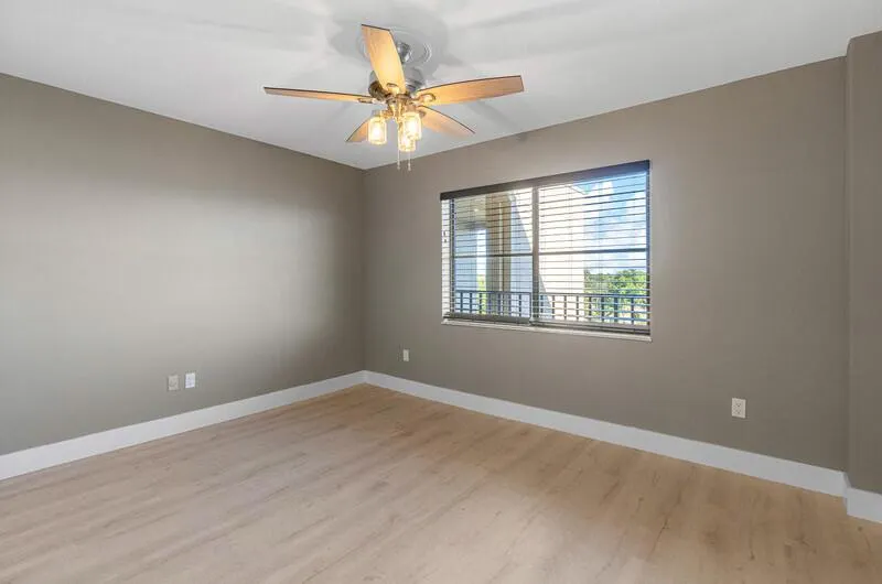 896 N Federal Highway, #526