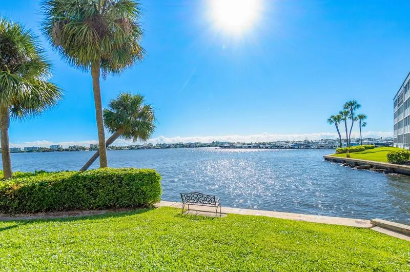 896 N Federal Highway, #526