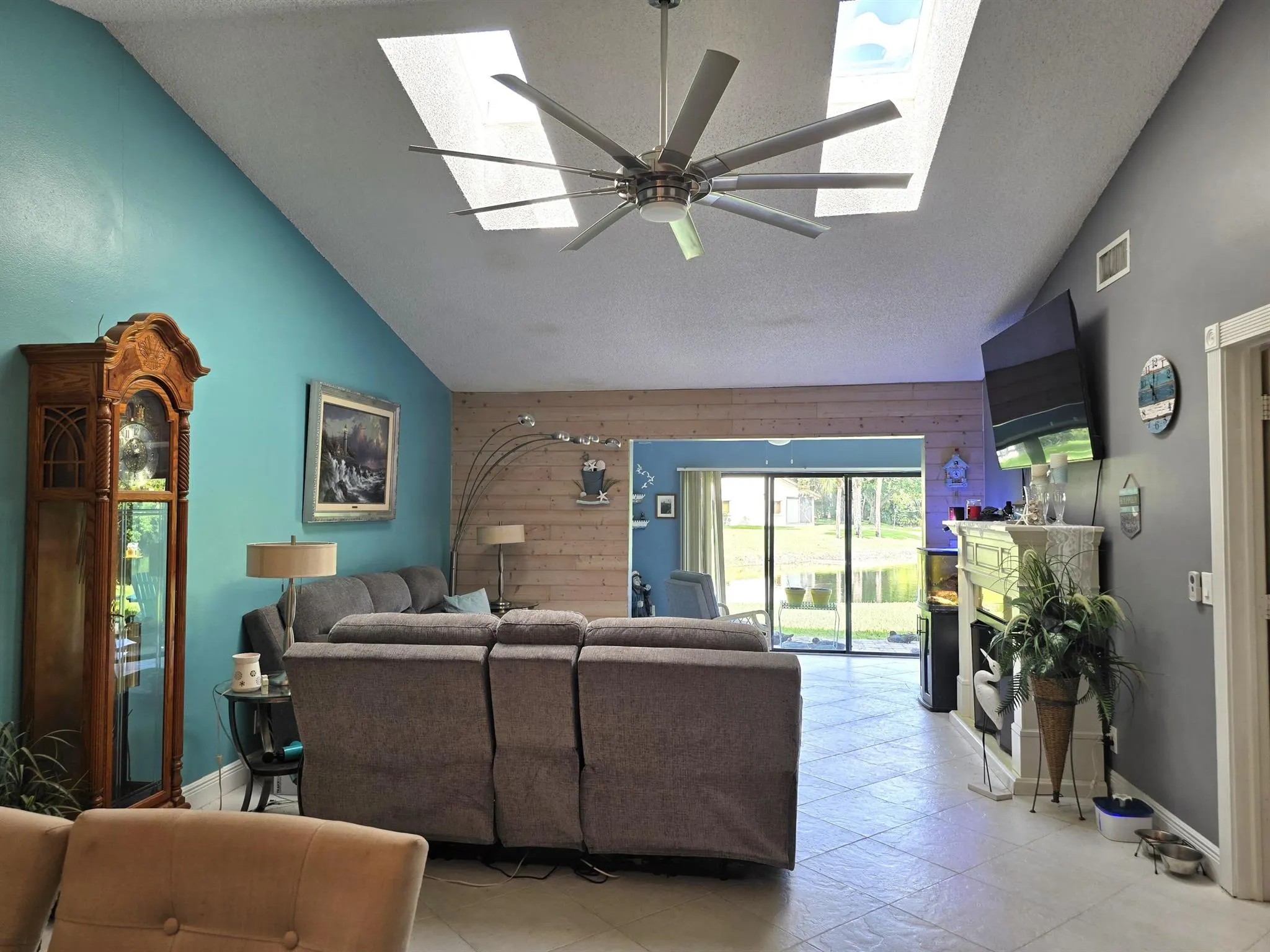 10039 Hickorywood Place