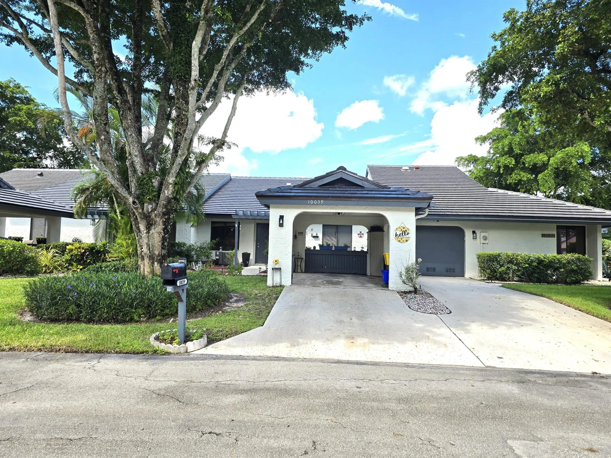 10039 Hickorywood Place